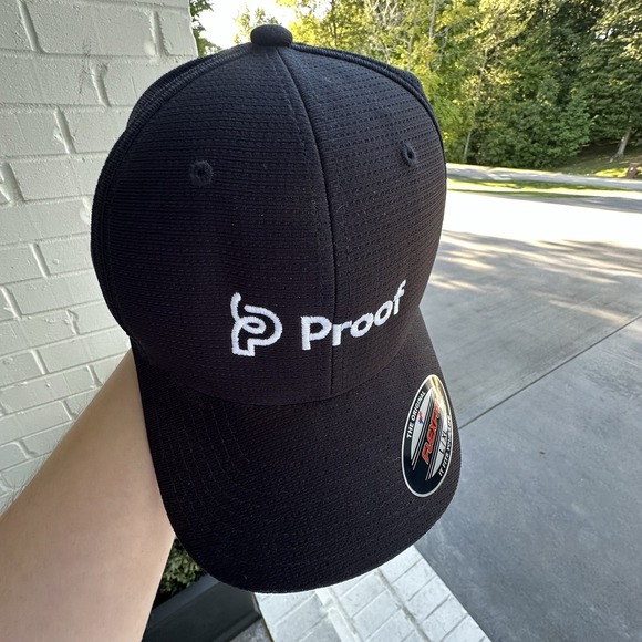 TRAVIS MATHEW Size L-XL Black Original Flexfit Golf Hat Rad Flexback Cap‎ - Picture 6 of 9